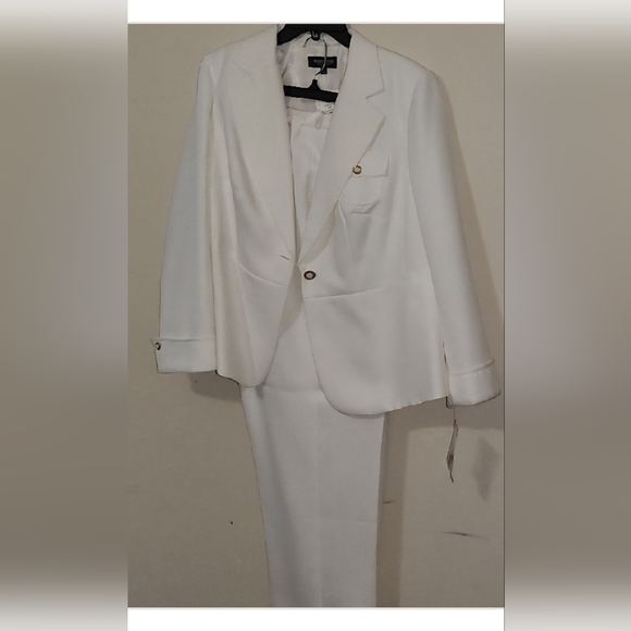John Meyer of Norwich Jackets & Blazers - Chic White Women's Blazer
